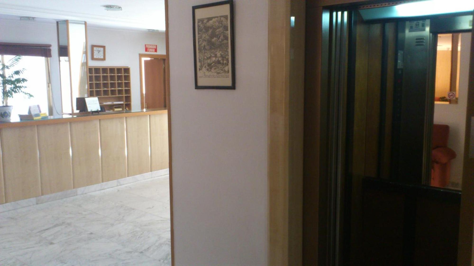 Hostal Juanito Мостолес Екстер'єр фото